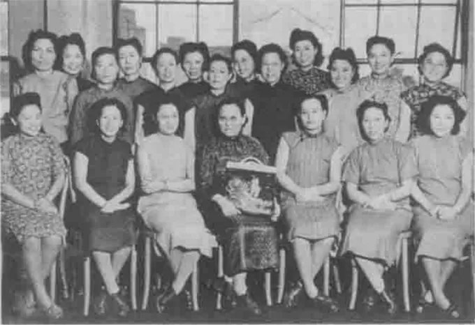 1946年赴美师资进修护士的黑白合影